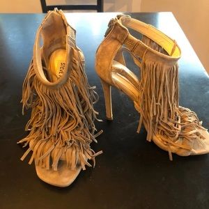 Steve Madden Taupe Fringe Heel